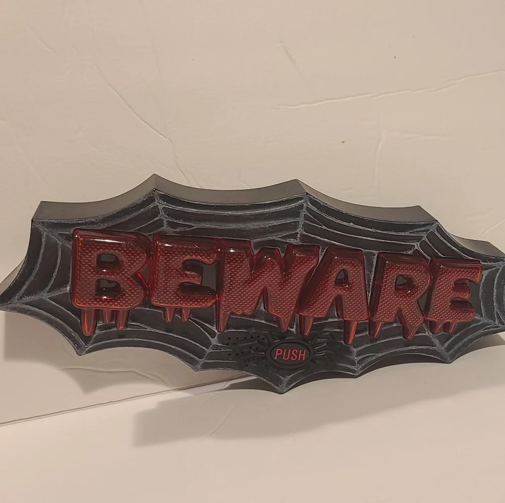 Halloween Beware Door Greeter Take one limited Ligh Up Plays Music 2006